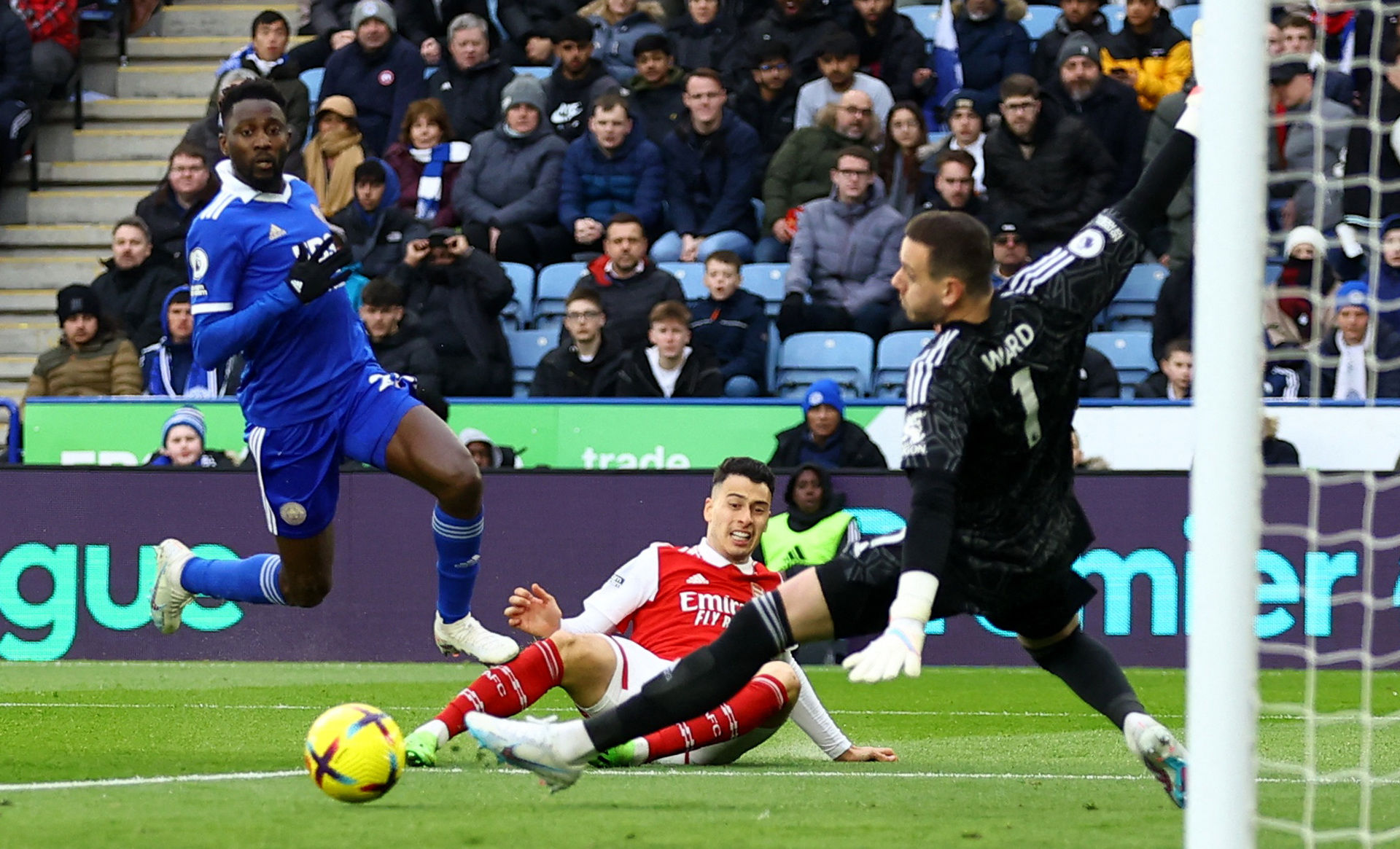 乌迪内斯上次击败那不勒斯已是9年前,当时B费完成梅开二度(乌迪内斯上次战胜那不勒斯已隔9年,B费那役独中两元)